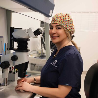 准父母了解捐卵代孕方案的画面