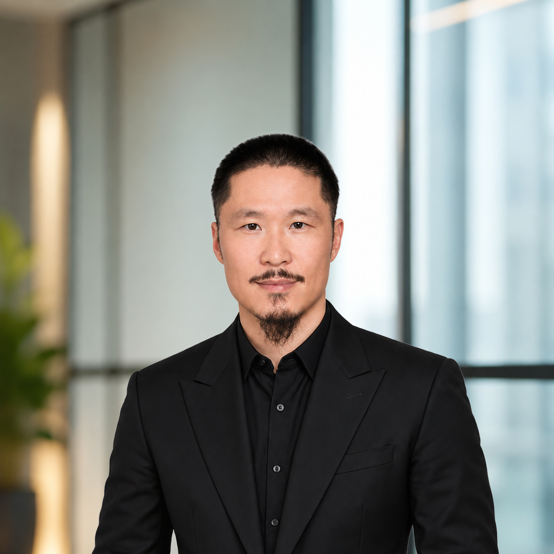 Portrait of Michael Sim, Co-Founder and Vice President of Asia-Pacific at Yunda Surrogacy
